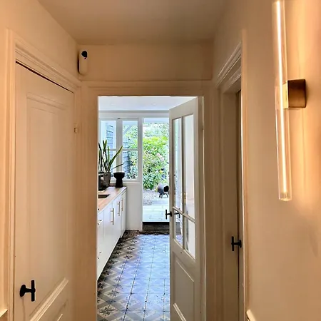 Daire Wonderful With Beautiful Garden And Kitchen