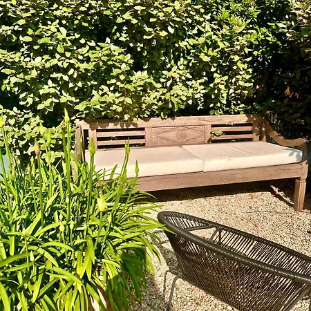 Daire Wonderful With Beautiful Garden And Kitchen *