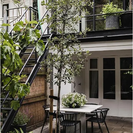Wonderful With Beautiful Garden And Kitchen
