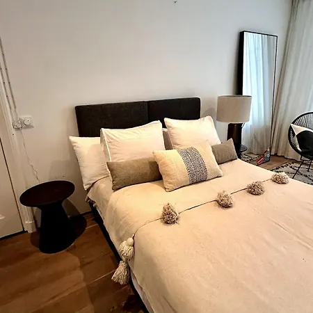Wonderful With Beautiful Garden And Kitchen