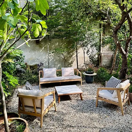 Wonderful With Beautiful Garden And Kitchen アパート